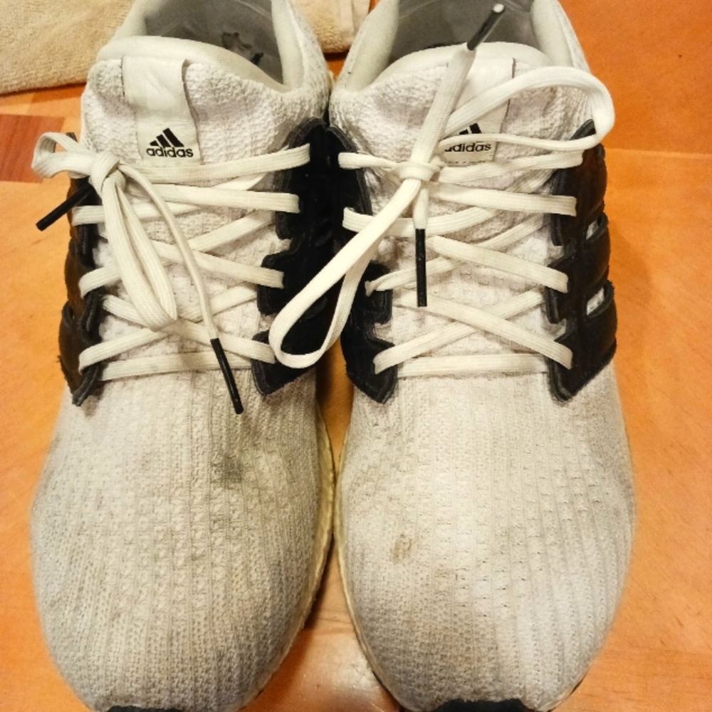 Mens size 12 Adidas Utra boost in White
